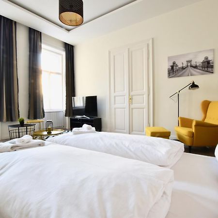 Standard Apartment By Hi5 - Dessewffy 39 Budapest Bagian luar foto
